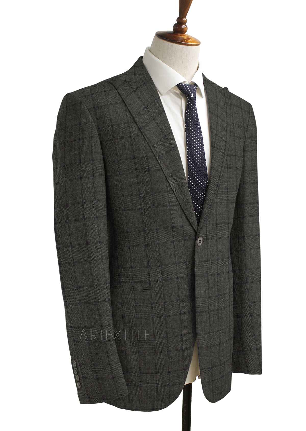 Please provide the actual text from the textile/fashion catalog for translation. I cannot translate an image filename.